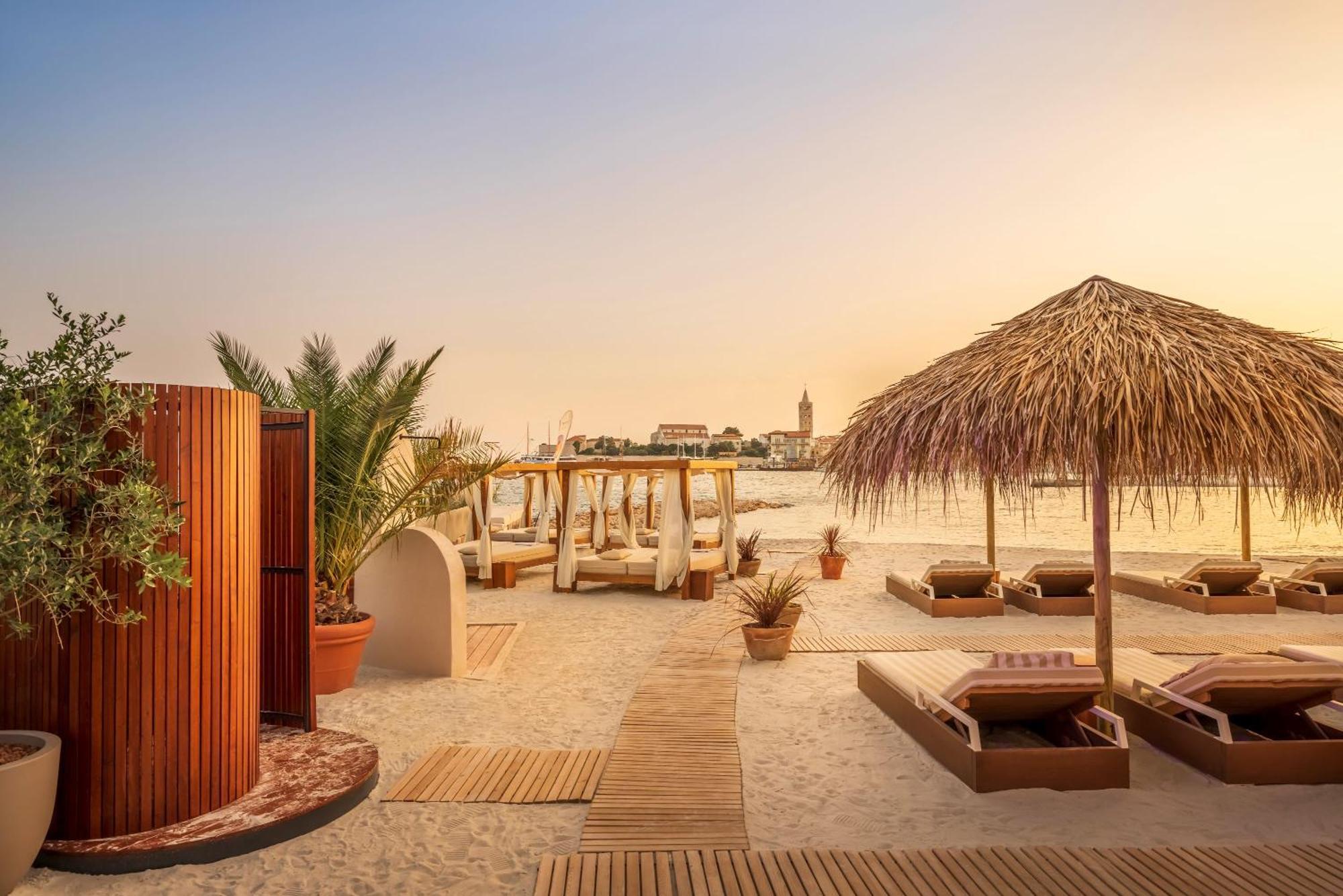 Valamar Padova Hotel Banjol Екстер'єр фото